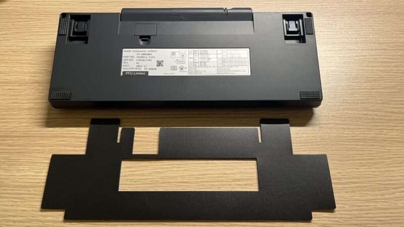 HHKBキーボードと吸振マットの貼り付け向き確認